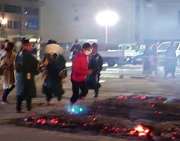 火渡り神事02